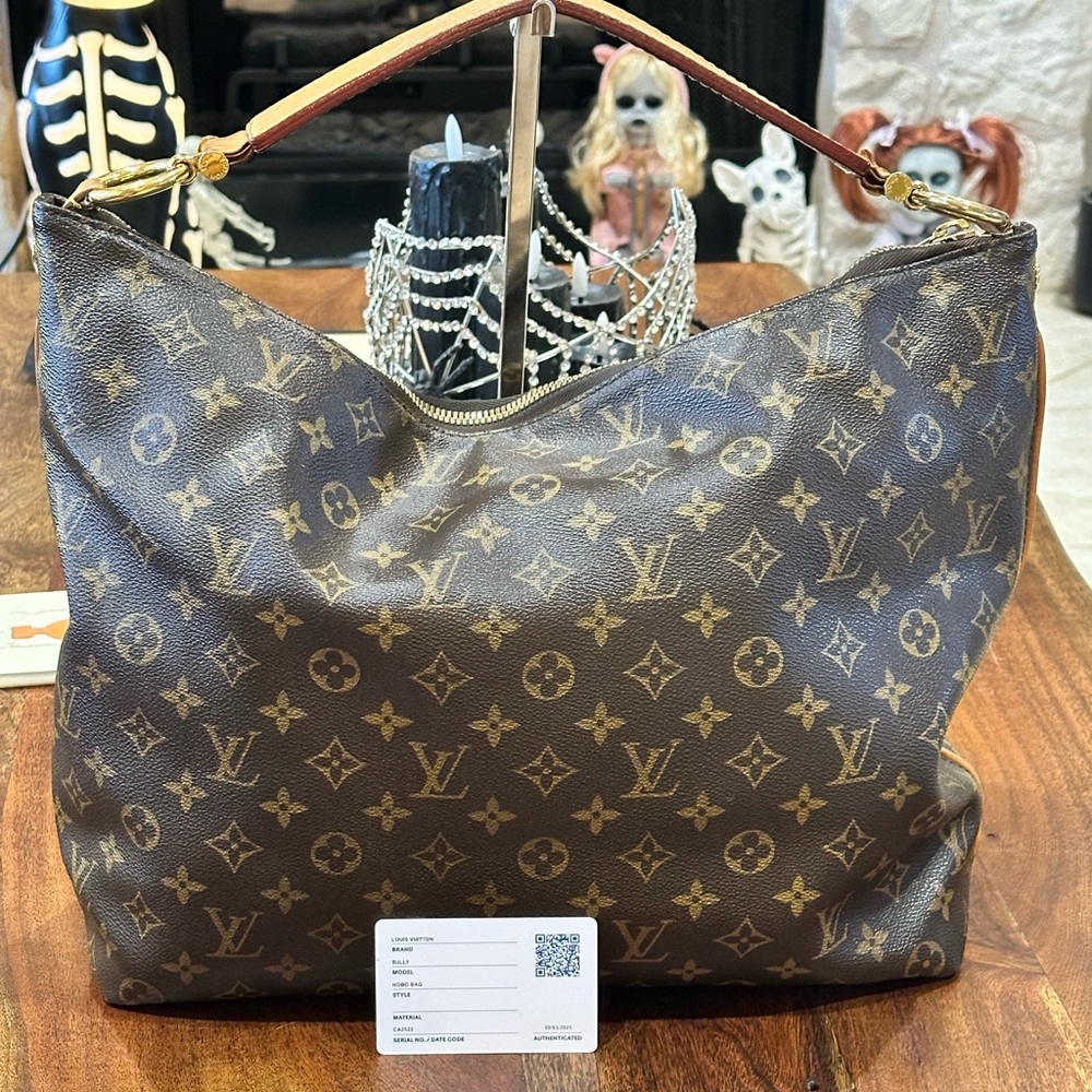 ‼️SOLD‼️ 🅰️uthentic Louis Vuitton Sully MM